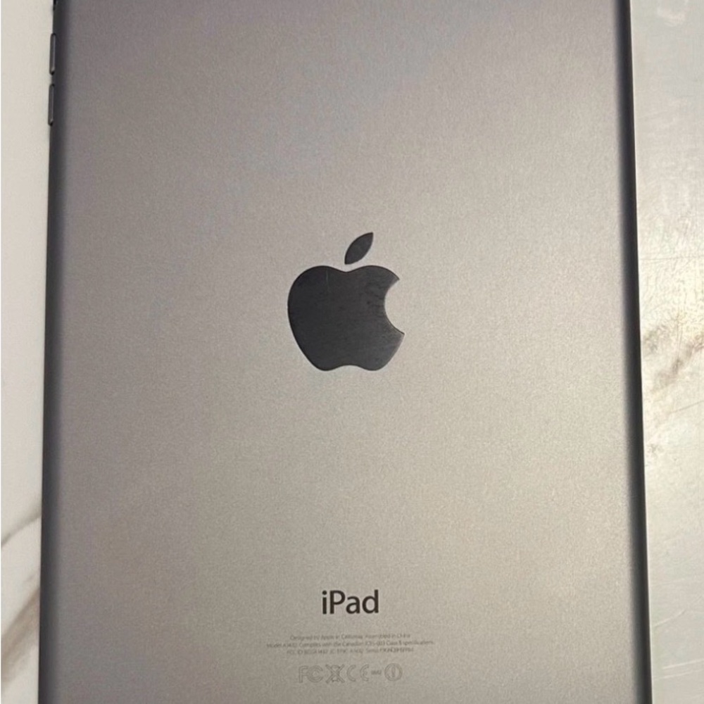 Apple iPad Mini 1st Gen 16GB Grey Wi-Fi 7.9in - Picture 5 of 5